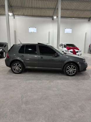 VOLKSWAGEN-GOLF-2013