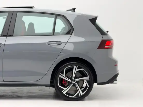 VOLKSWAGEN-GOLF-2026