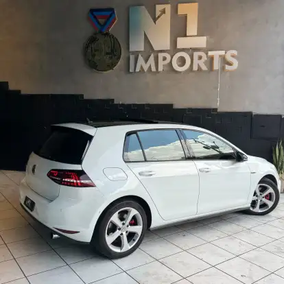 VOLKSWAGEN-GOLF-2013