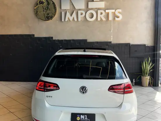 VOLKSWAGEN-GOLF-2.0 TSI GTI 16V 230CV TURBO GASOLINA 4P AUTOMATIZADO VOLKSWAGEN-GOLF-2013