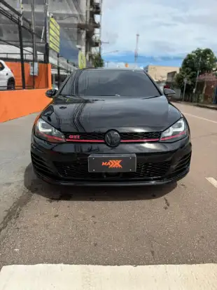 VOLKSWAGEN-GOLF-2015
