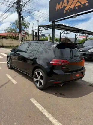 VOLKSWAGEN-GOLF-2015