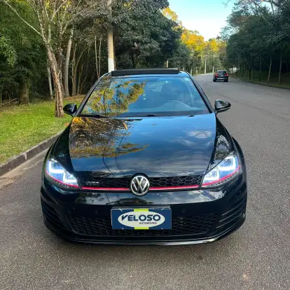 VOLKSWAGEN-GOLF-2015