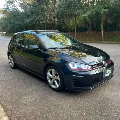 VOLKSWAGEN-GOLF-2015