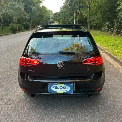 VOLKSWAGEN-GOLF-2015