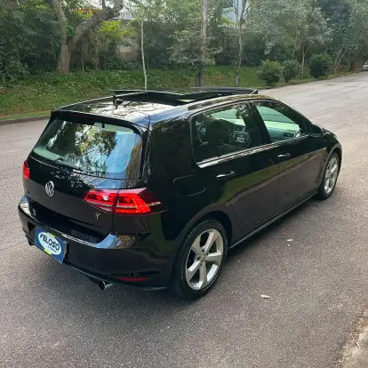 VOLKSWAGEN-GOLF-2015