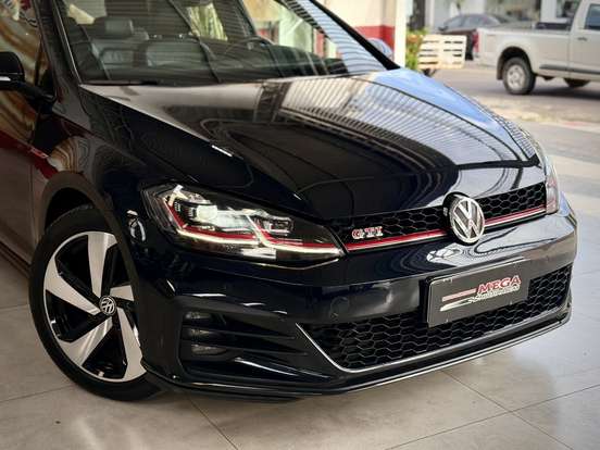 VOLKSWAGEN-GOLF-2019