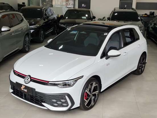 VOLKSWAGEN-GOLF-2026