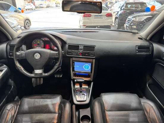 VOLKSWAGEN-GOLF-2012