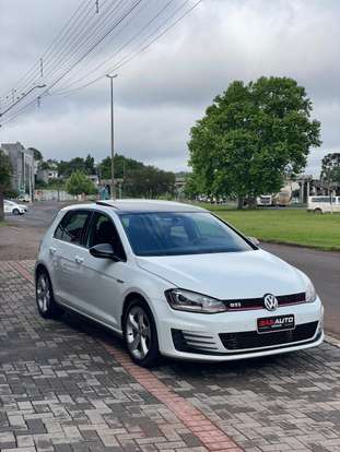 VOLKSWAGEN-GOLF-2014