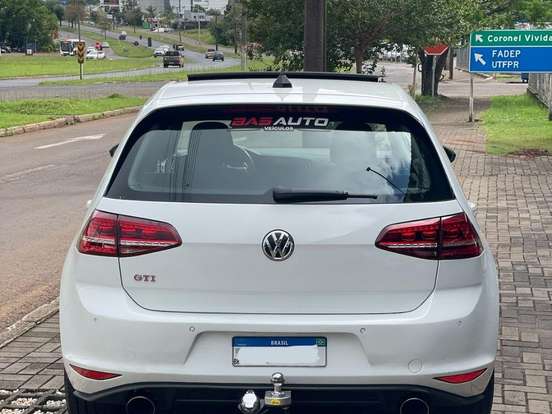 VOLKSWAGEN-GOLF-2.0 TSI GTI 16V TURBO GASOLINA 4P AUTOMÁTICO VOLKSWAGEN-GOLF-2014