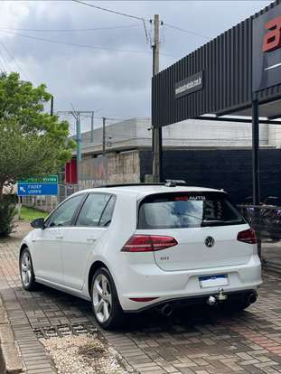 VOLKSWAGEN-GOLF-2014