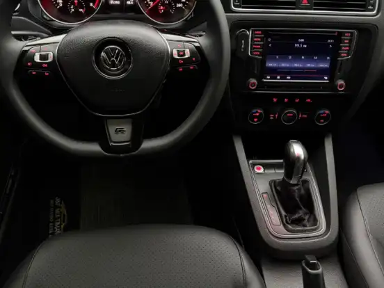 VOLKSWAGEN-JETTA-1.4 16V TSI COMFORTLINE GASOLINA 4P TIPTRONIC VOLKSWAGEN-JETTA-2016