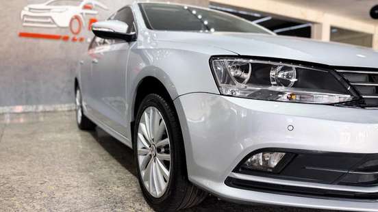VOLKSWAGEN-JETTA-2015