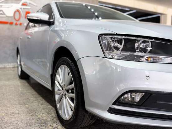 VOLKSWAGEN-JETTA-1.4 16V TSI COMFORTLINE GASOLINA 4P TIPTRONIC VOLKSWAGEN-JETTA-2015