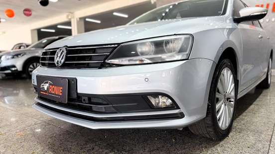 VOLKSWAGEN-JETTA-2015