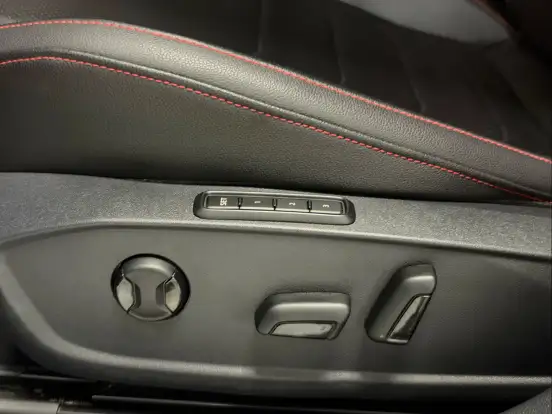 VOLKSWAGEN-JETTA-2023