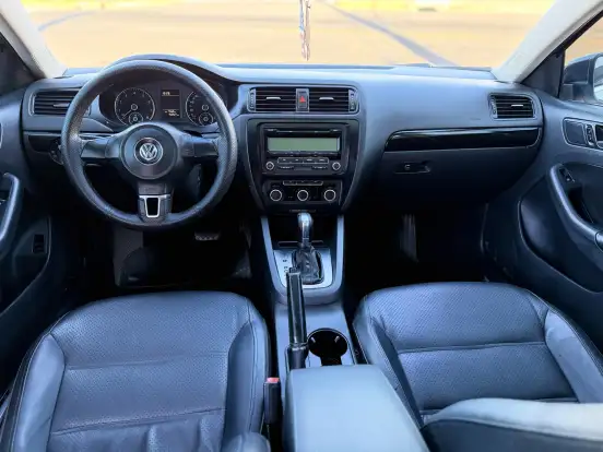 VOLKSWAGEN-JETTA-2.0 COMFORTLINE FLEX 4P TIPTRONIC VOLKSWAGEN-JETTA-2011