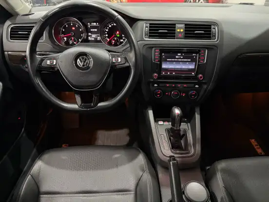 VOLKSWAGEN-JETTA-2.0 COMFORTLINE FLEX 4P TIPTRONIC VOLKSWAGEN-JETTA-2015