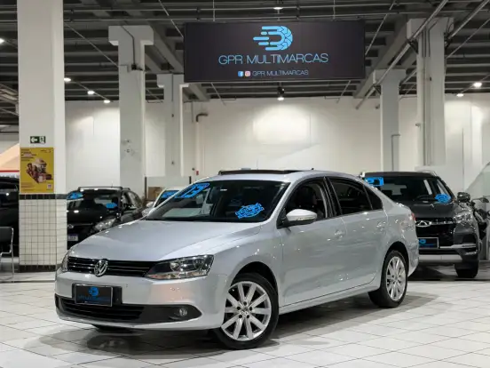 VOLKSWAGEN-JETTA-2013