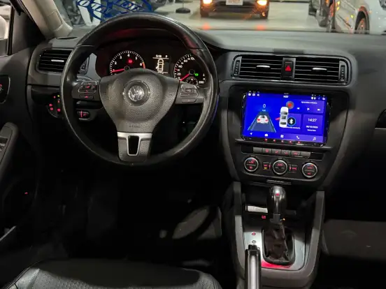 VOLKSWAGEN-JETTA-2.0 COMFORTLINE FLEX 4P TIPTRONIC VOLKSWAGEN-JETTA-2013