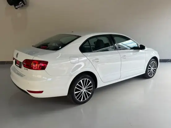 VOLKSWAGEN-JETTA-2.0 TSI HIGHLINE 211CV GASOLINA 4P TIPTRONIC VOLKSWAGEN-JETTA-2014