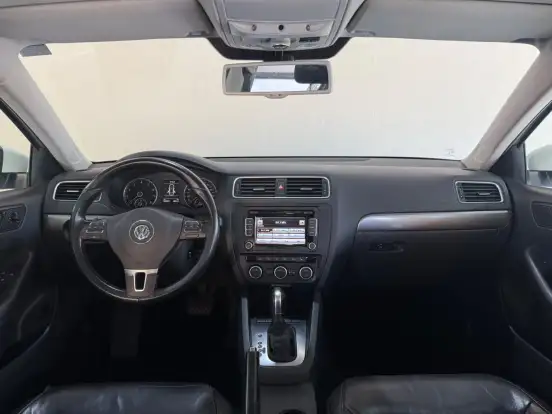 VOLKSWAGEN-JETTA-2014