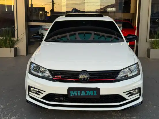 VOLKSWAGEN-JETTA-2.0 TSI HIGHLINE 211CV GASOLINA 4P TIPTRONIC VOLKSWAGEN-JETTA-2013