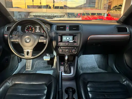 VOLKSWAGEN-JETTA-2013