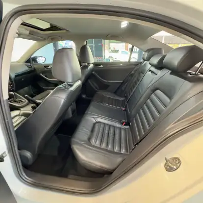 VOLKSWAGEN-JETTA-2015