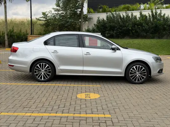 VOLKSWAGEN-JETTA-2014