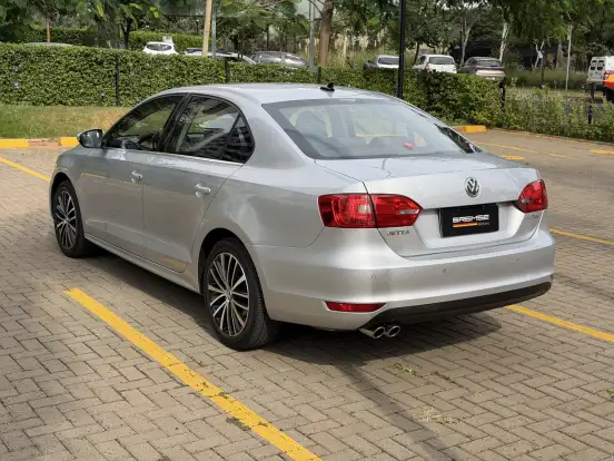 VOLKSWAGEN-JETTA-2014