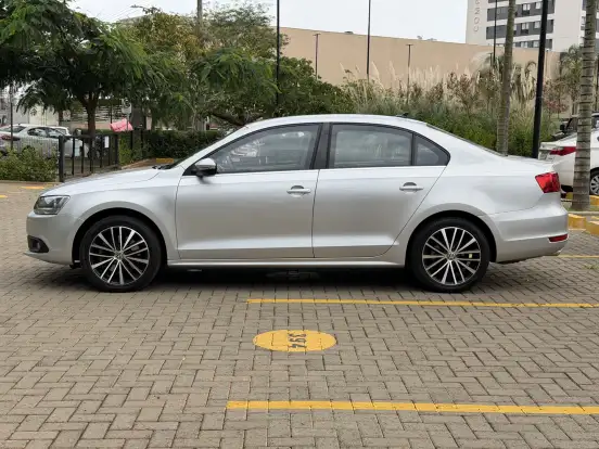 VOLKSWAGEN-JETTA-2014