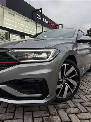 VOLKSWAGEN-JETTA-2019