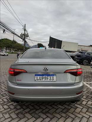 VOLKSWAGEN-JETTA-2019