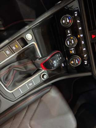 VOLKSWAGEN-JETTA-2023