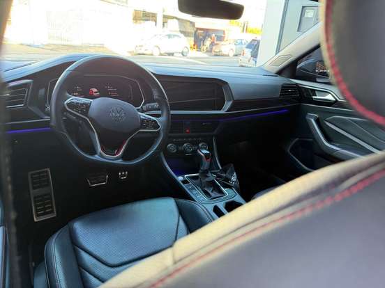 VOLKSWAGEN-JETTA-2023