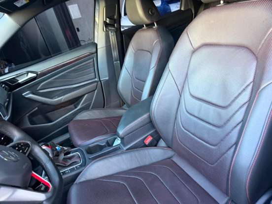 VOLKSWAGEN-JETTA-2023