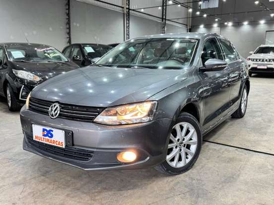 VOLKSWAGEN-JETTA-2011