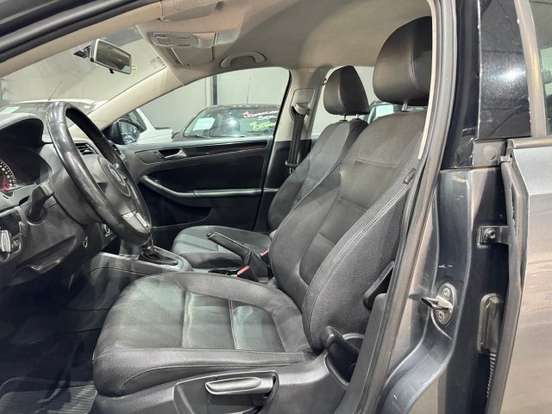 VOLKSWAGEN-JETTA-2.0 COMFORTLINE FLEX 4P MANUAL VOLKSWAGEN-JETTA-2011