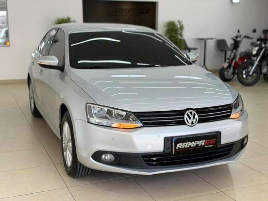 VOLKSWAGEN-JETTA-2.0 COMFORTLINE FLEX 4P TIPTRONIC VOLKSWAGEN-JETTA-2013