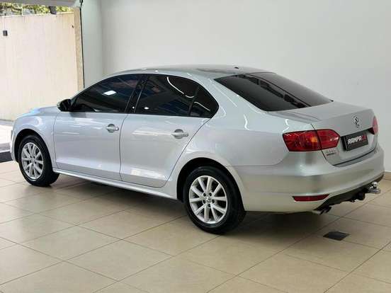 VOLKSWAGEN-JETTA-2.0 COMFORTLINE FLEX 4P TIPTRONIC VOLKSWAGEN-JETTA-2013