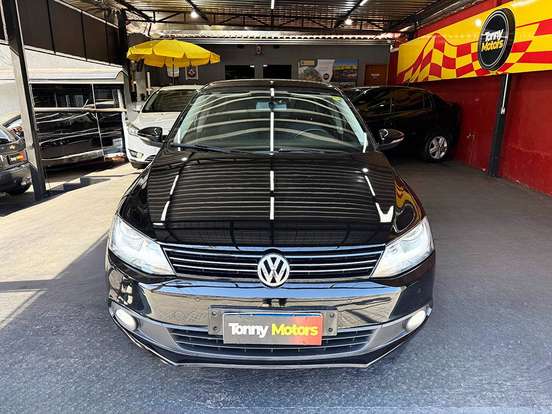 VOLKSWAGEN-JETTA-2013