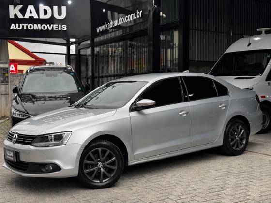 VOLKSWAGEN JETTA 2.0 COMFORTLINE FLEX 4P TIPTRONIC