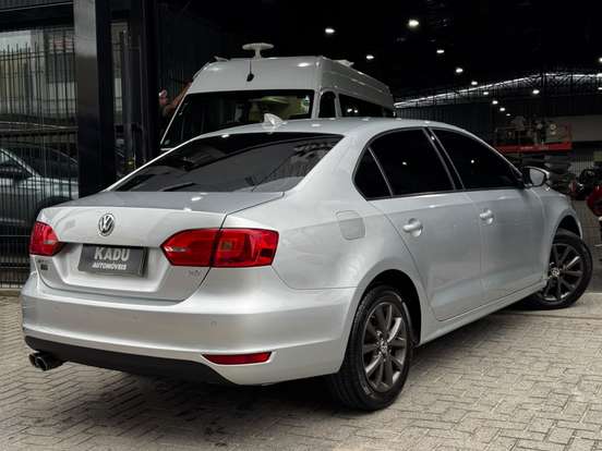 VOLKSWAGEN-JETTA-2.0 COMFORTLINE FLEX 4P TIPTRONIC VOLKSWAGEN-JETTA-2014