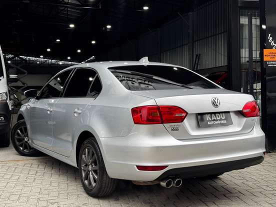 VOLKSWAGEN-JETTA-2.0 COMFORTLINE FLEX 4P TIPTRONIC VOLKSWAGEN-JETTA-2014