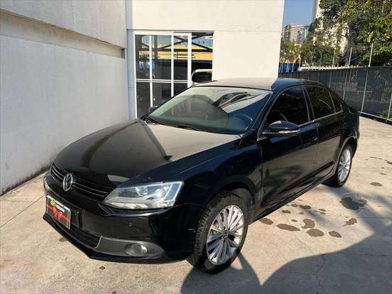 VOLKSWAGEN-JETTA-2011