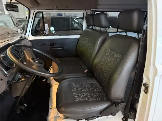 VOLKSWAGEN-KOMBI-2006
