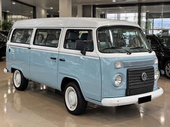 VOLKSWAGEN-KOMBI-2013