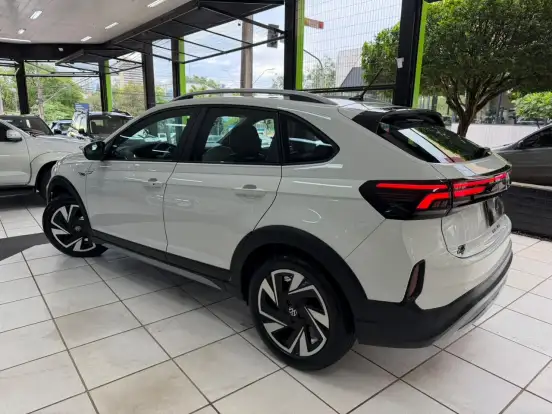 VOLKSWAGEN-NIVUS-1.0 200 TSI TOTAL FLEX HIGHLINE AUTOMÁTICO VOLKSWAGEN-NIVUS-2025